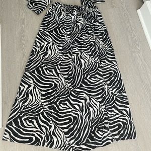 Beach wear, cover up